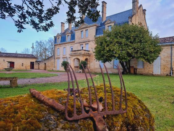 Château Julie - Chambres&Petit-déjeuners Virsac Exterior foto