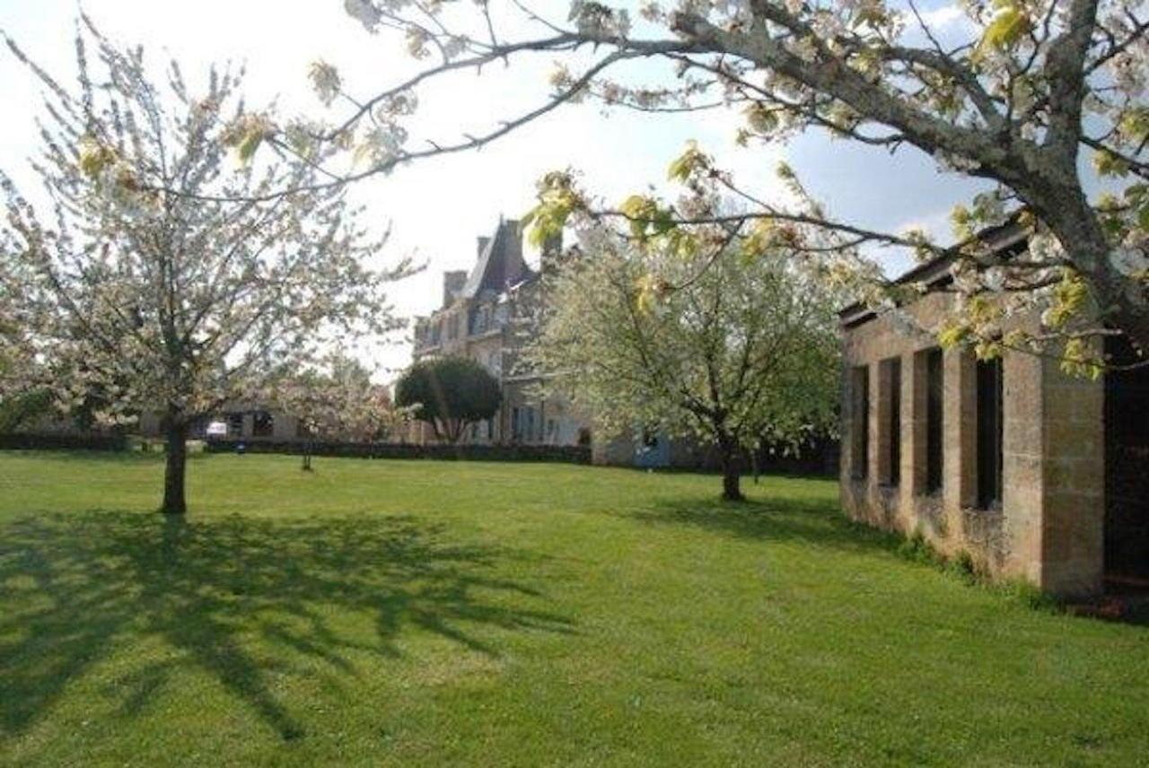 Château Julie - Chambres&Petit-déjeuners Virsac Exterior foto
